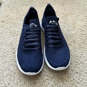 APL athletic running shoes women’s size us 8 navy blue